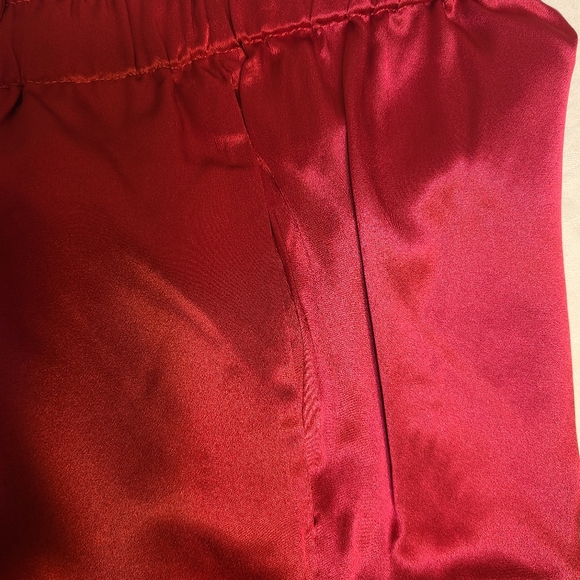 NWOT, women's 100% silk pajamas - Picture 6 of 7